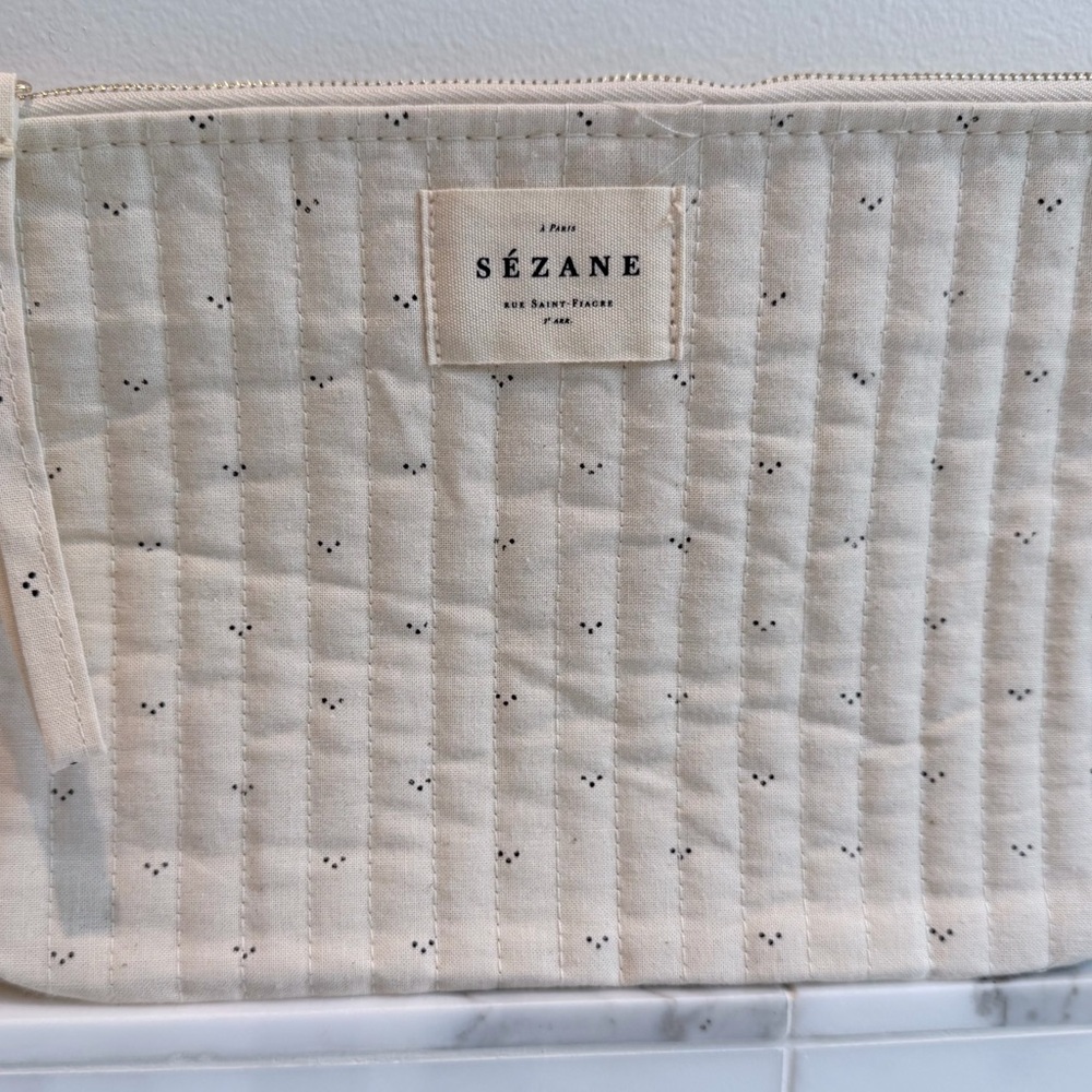 Sezane Paris Quilted Clutch Pouch Cream with Black Dot Minimalist Wristlet NWOT